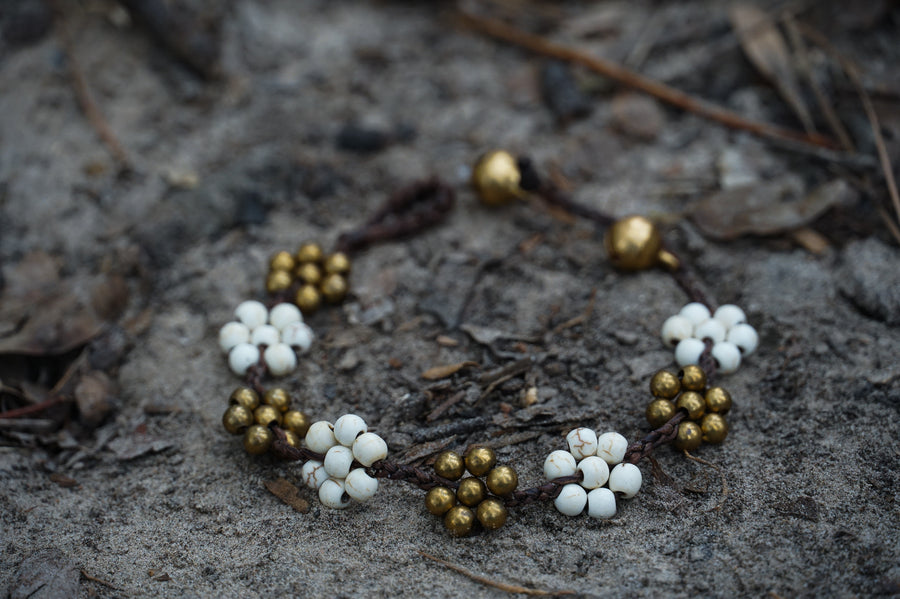 White Floral Beaded Bracelet